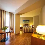 Intra Hotel إنترا