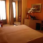 Intra Hotel