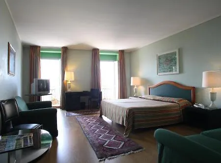 Hotel Intra Hotel Intra