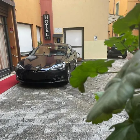 Отель Intra Hotel Интра