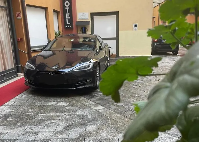 ホテル Intra Hotel イントラ