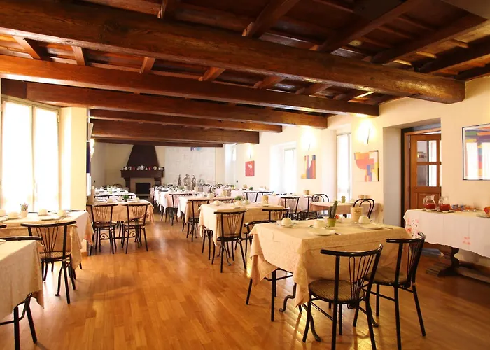 Hotel Intra Hotel 3*